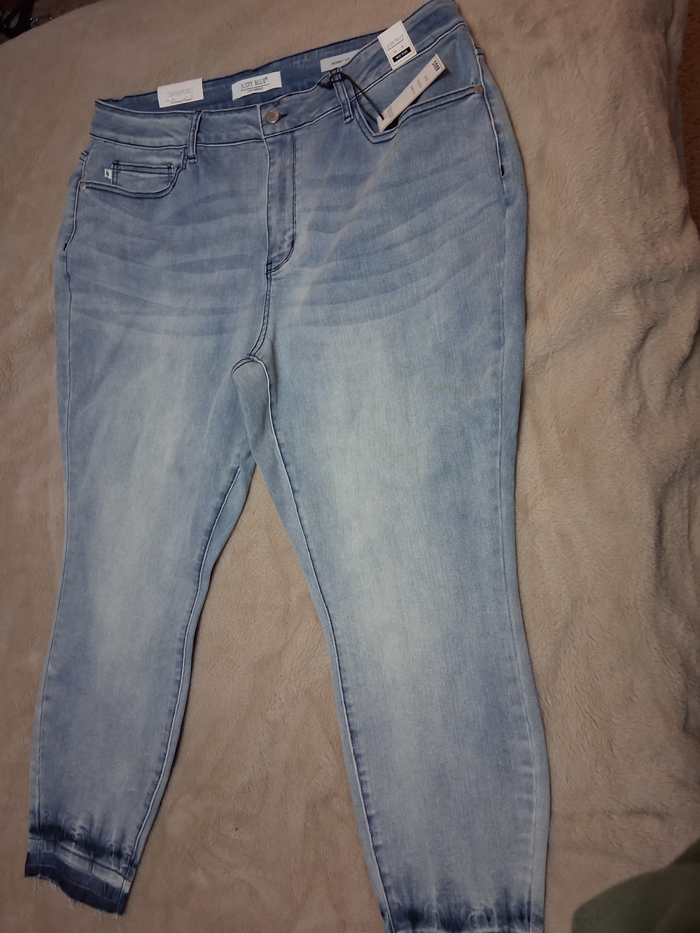 Judy Blue Faded Light Blue Ankle Crop Jeans